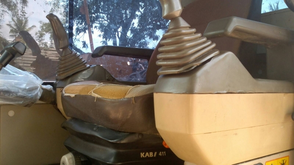 Komatsu PC120-5 เครื่องคอมมอลเรียลบูมพิเศษ เก่านอก ไฟฟ้าครบ  เอกสาร Inv ใบ 70 เซ็นต์