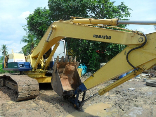 Komatsu PC200-5 SN:6xxxx Up เก่านอกนิดหน่อย ทุกอย่างเดิม สภาพ 80\% เอกสารเล่ม