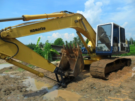 Komatsu PC200-5 SN:6xxxx Up เก่านอกนิดหน่อย ทุกอย่างเดิม สภาพ 80\% เอกสารเล่ม
