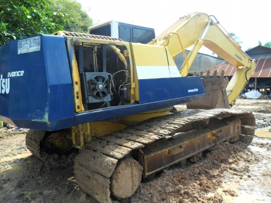 Komatsu PC200-5 SN:6xxxx Up เก่านอกนิดหน่อย ทุกอย่างเดิม สภาพ 80\% เอกสารเล่ม