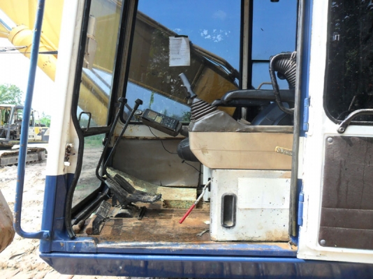 Komatsu PC200-5 SN:6xxxx Up เก่านอกนิดหน่อย ทุกอย่างเดิม สภาพ 80\% เอกสารเล่ม