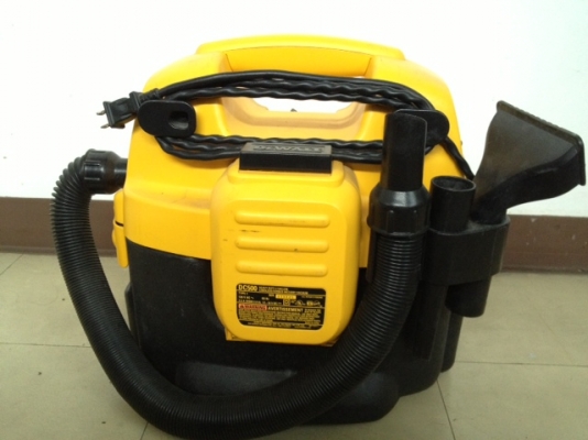 ดูดฝุ่นดูดน้ำไร้สายหรือเสียบปลั๊กไฟก็ได้ DeWALT DC500 12-18V