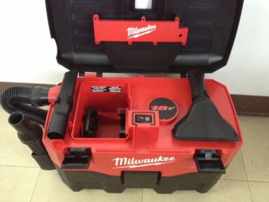 ดูดฝุ่นดูดน้ำไร้สาย Milwaukee 0880-20 ใช้แบ็ต Makita BL1815 หรือ BL1830 18V