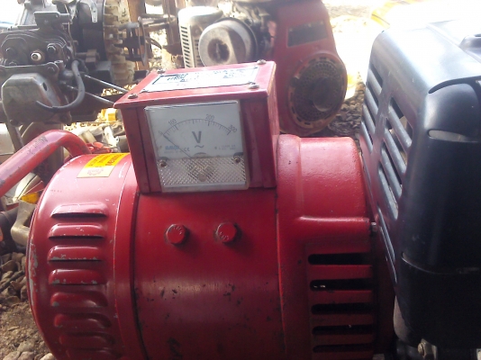 เครื่องปั่นไฟ3 KW.พร้อมเครื่องยนต์HONDAใหม่ขนาด9 แรงม้า ติดกับเครื่องยนต์แบบต่อชนกันแกน เครื่องปั่นไฟ3 KW.พร้อมเครื่องยนต์HONDAใหม่ขนาด9 แรงม้า ติดกับเครื่องยนต์แบบต่อชนกันแกน