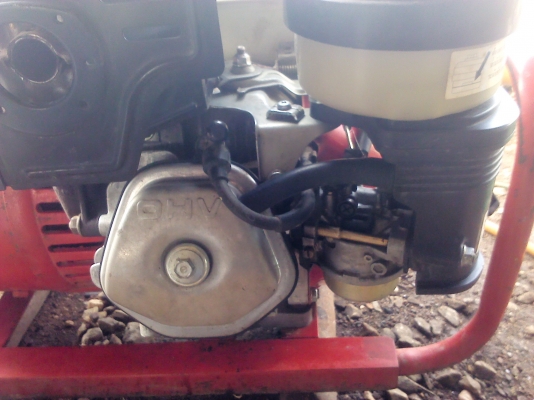 เครื่องปั่นไฟ3 KW.พร้อมเครื่องยนต์HONDAใหม่ขนาด9 แรงม้า ติดกับเครื่องยนต์แบบต่อชนกันแกน เครื่องปั่นไฟ3 KW.พร้อมเครื่องยนต์HONDAใหม่ขนาด9 แรงม้า ติดกับเครื่องยนต์แบบต่อชนกันแกน