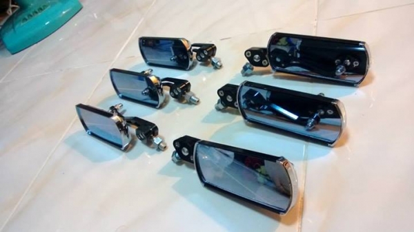 กระจกแต่ง มือ 1 ทรงสี่เหลี่ยมผืนผ้า มีเพียงสามคู่เท่านั้น