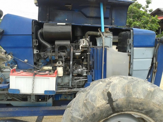 ขายรถไถ FORD 6640 สภาพดี 2 เพลา พร้อมใช้งาน เจ้าของใช้งานเอง