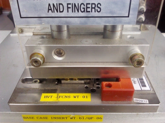 ชุดป็้มกดอัดงานทำงานด้วยกระบอกลม ใช้ทำงานได้หลากหลายมากใช้การทำงานด้วยเซนเซอร์บนล่างไม่ต้องกด