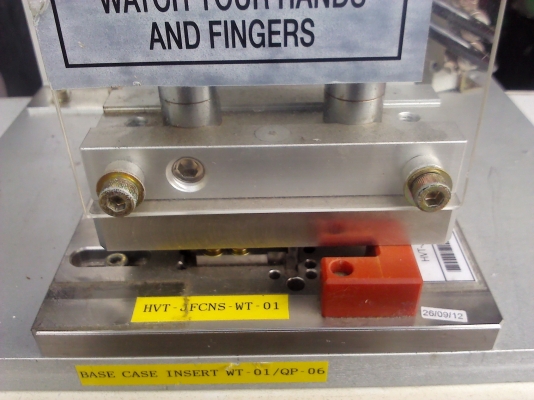 ชุดป็้มกดอัดงานทำงานด้วยกระบอกลม ใช้ทำงานได้หลากหลายมากใช้การทำงานด้วยเซนเซอร์บนล่างไม่ต้องกด