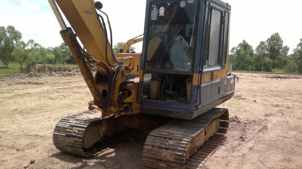ขายแบคโฮ komatsu pc60-5 อาร์มพิเศษ สภาพดี เจ้าของขายเอง ต่อรองได้ ขายแบคโฮ komatsu pc60-5 อาร์มพิเศษ สภาพดี เจ้าของขายเอง ต่อรองได้