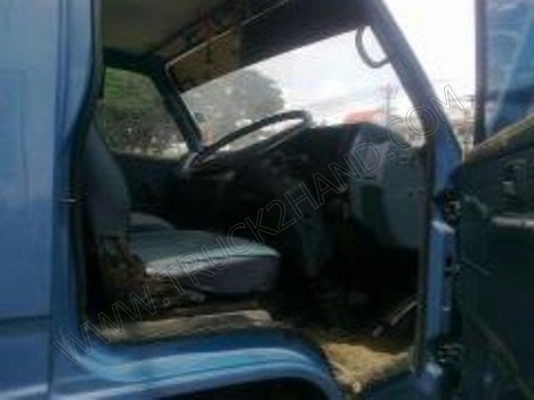 รถบรรทุก 6 ล้อ ยี่ห้อ ISUZU รุ่น NPR59P