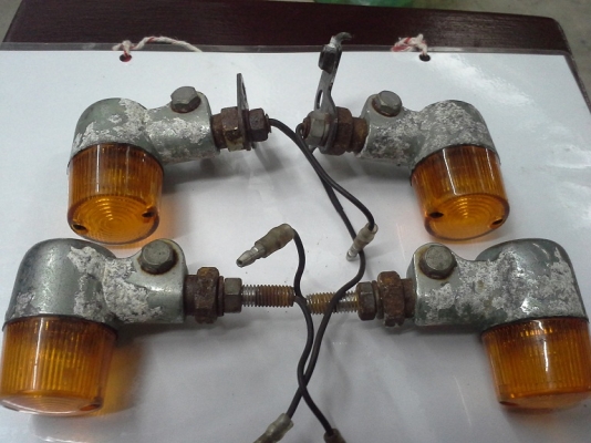 ขาย ท่อแต่ง และ ไฟเลี้ยวแต่ง สำหรับ SR/TW/FTR/และอื่นๆ