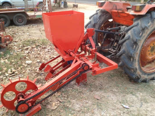 ขายด่วน!! ขายถูก!! เครื่องหยอดข้าวโพด หยอดปุ๋ย