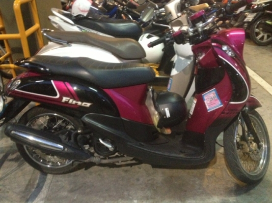 ขาย finoชมพู่-ดำ Sport สภาพดีวิ่ง ~ 10000กม ราคา 20000(รถ ธค.2011)