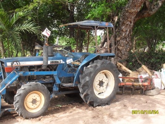 ขายรถไถ ISAKI TL3200 32แรง 4WD มีดันหน้า ผานหลัง ผาน5 พวงมาลัยเพาเวอร์ เครื่องดี ดันดี ไถดี