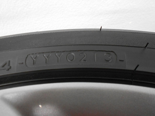 ขายล้อแม็ก Mazda 3 ขอบ 17(รุ่นพิเศษสีไฮเปอร์แบล็ค)พร้อมยาง Yokohama ป้ายแดงปี 13/เทิร์นได้-ใส่ฟรีค่ะ ขายล้อแม็ก Mazda 3 ขอบ 17(รุ่นพิเศษสีไฮเปอร์แบล็ค)พร้อมยาง Yokohama ป้ายแดงปี 13/เทิร์นได้-ใส่ฟรีค่ะ