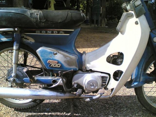 ขาย Honda C700 ทะเบียนพร้อมโอนเครื่องเดิมแห้งๆรถขี่ใช้งานได้ปกติอะไหร่เดิมแท้ติดรถ ขาย 6900 บาท