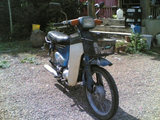 ขาย Honda C700 ทะเบียนพร้อมโอนเครื่องเดิมแห้งๆรถขี่ใช้งานได้ปกติอะไหร่เดิมแท้ติดรถ ขาย 6900 บาท