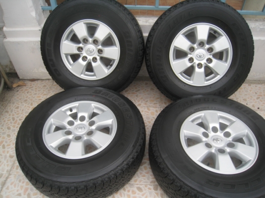 ขายล้อแม็ก Toyota Vigo 15"x7" et30 6รู139 + ยางปี4310  (081-3747940)