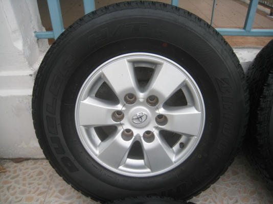 ขายล้อแม็ก Toyota Vigo 15"x7" et30 6รู139 + ยางปี4310  (081-3747940)
