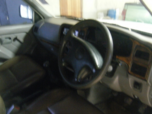 Rodeo 4wd สีขาว สภาพสวย ดีเซล ปี2540 ราคา195,000.-