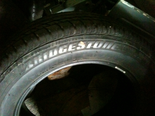 ขายยาง มิชลิน 215/60/16 ปี 12 ดอกเยอะๆ ขายยาง มิชลิน 215/60/16 ปี 12 ดอกเยอะๆ