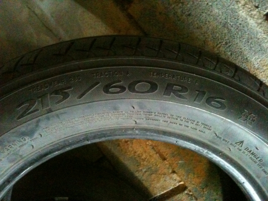 ขายยาง มิชลิน 215/60/16 ปี 12 ดอกเยอะๆ ขายยาง มิชลิน 215/60/16 ปี 12 ดอกเยอะๆ