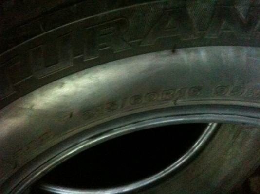 ขายยาง มิชลิน 215/60/16 ปี 12 ดอกเยอะๆ ใช้ได้ไม่บวม ขายยาง มิชลิน 215/60/16 ปี 12 ดอกเยอะๆ ใช้ได้ไม่บวม