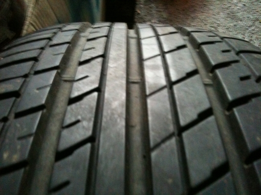 ขายยาง มิชลิน 215/60/16 ปี 12 ดอกเยอะๆ ใช้ได้ไม่บวม ขายยาง มิชลิน 215/60/16 ปี 12 ดอกเยอะๆ ใช้ได้ไม่บวม