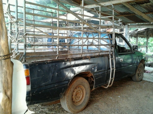 ISUZU TFR มังกรทอง SPARK EX 2.5 MT ปี 35 เครื่องยนต์ 90 HP แน่นดีแรงดีไม่มีเยิ้ม ภายในห้องเก๋งคอนโซลสวยครบพร้อม พวงมาลัยธรรมดา กระบะคอกเหล็กสภาพดีไม่มีผุ ช่วงล่างคัชซีไม่มีดาม ยางสภาพดี 4 เส้นประมาณ 60\% พร้อมใช้งานได้เลย เอกสารเล่มทะเบียนครบพร้อม ราคาต่อร