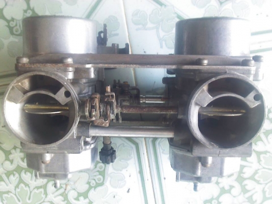 ขายคาร์บู รถ bigbike Honda 2 สูบครับ