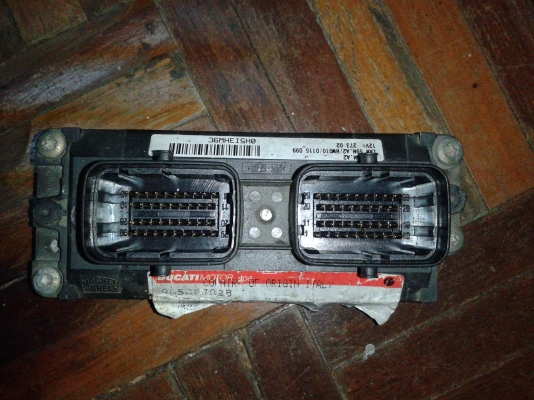 กล่องducati s900