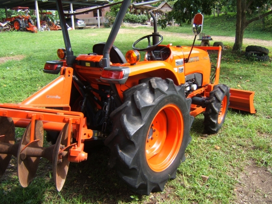 KUBOTA L3608 4WD พร้อมอุปกรณ์2อย่าง KUBOTA L3608 4WD พร้อมอุปกรณ์2อย่าง