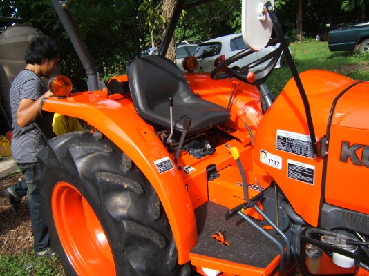 KUBOTA L3608 4WD พร้อมอุปกรณ์2อย่าง KUBOTA L3608 4WD พร้อมอุปกรณ์2อย่าง