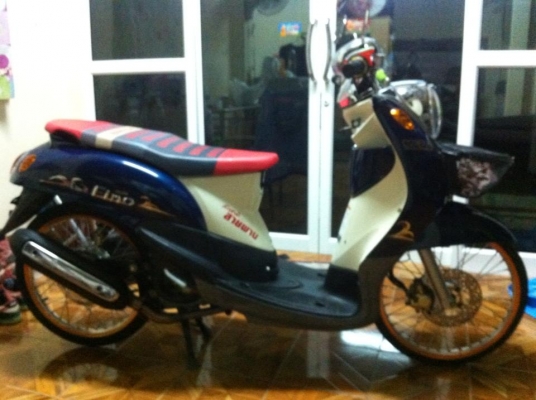 ขายฟีโนแท้ไม่ได้แปลงครับ 17000 ต่อรองได้ครับ มีเล่ม(โอนไม่ได้ทะเบียนขาด) รถทำเครื่อง ชัก3 ลูก58 วาร์ว26,31 ครัชทองแดง คาร์บูnpro แท้เบิกศูนย์ ้แคร้งแต่งนูโวทั้งชุด โช๊คหลังgessi มีท่อไห้ 2ใบ ของเดิมมีไห้รถทำมาไม่ถึง2เดือน น้องไม่ขี่ (ล้อไห้ชุดสีเหลืองนะคร