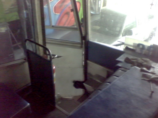 รถบัสเเอร์เครืองหน้านิสสันฝาจีบเทอร์โบคัสซีเบ็นซ์เเอร์เเขวน260000