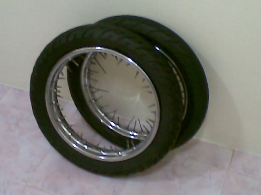 ขายล้อขอบ 14 พร้อมยาง vee rubber 1คู่โทร 0831799040 โส