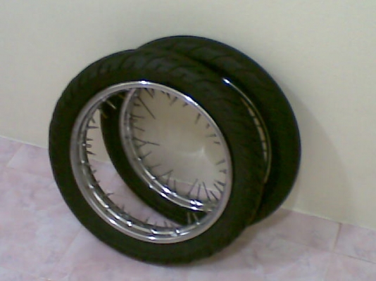 ขายล้อขอบ 14 พร้อมยาง vee rubber 1คู่โทร 0831799040 โส