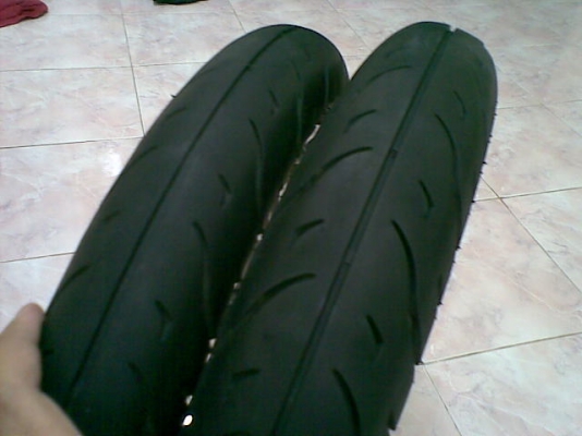 ขายล้อขอบ 14 พร้อมยาง vee rubber 1คู่โทร 0831799040 โส