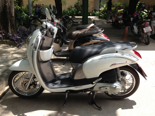 ขาย scoopy i โฉมใหม่ ปี 2012 สภาพเดิมๆ สวยๆ