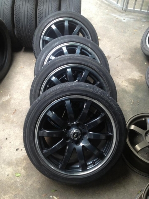 ขายล้อขอบ17 5/114 กว้าง7 ออฟ38 ลายAVS พร้อมยาง 215-45-17 ปี10และ12 ถูกๆ