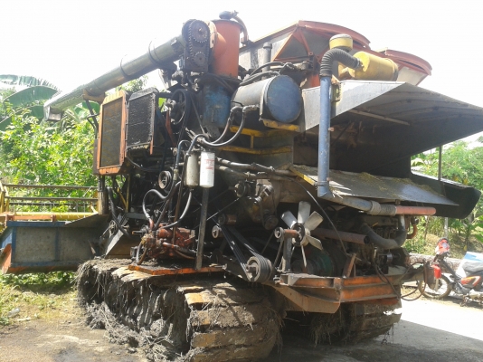 ขายรถเกี่ยวข้าวพร้อมเทนเลอร์