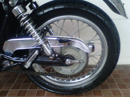 ***ขาย sr400 ปี 2005 เดิมๆ ใสๆ เงาๆ สวยๆ ชิฟแค่ 3 ดอก***76000***ohm คอนหวัน เครื่องดีมากครับแน่นเงียบ ประกอบใหม่ สีเดิมยุ่นครับ เก็บงานปัดเงาใสปิ้งแล้วครับ ชิฟ 3 ดอก ครบเครื่องสุดแล้วครับ ระบบไฟปกติครับ ไฟชิฟปกติครับ เอกสารออกชื่อครับ ราคาฟังได้ครับ ราคา