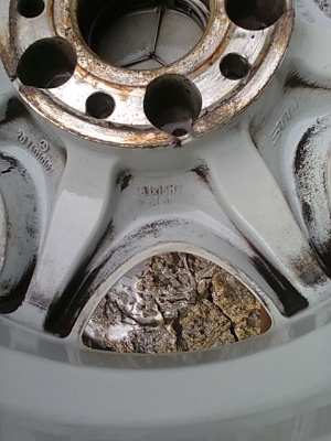 ขายล้อBENZขอบ15พร้อมยางล้อนอกครับชุดละ6800