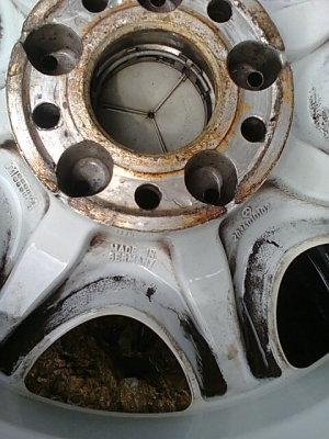 ขายล้อBENZขอบ15พร้อมยางล้อนอกครับชุดละ6800