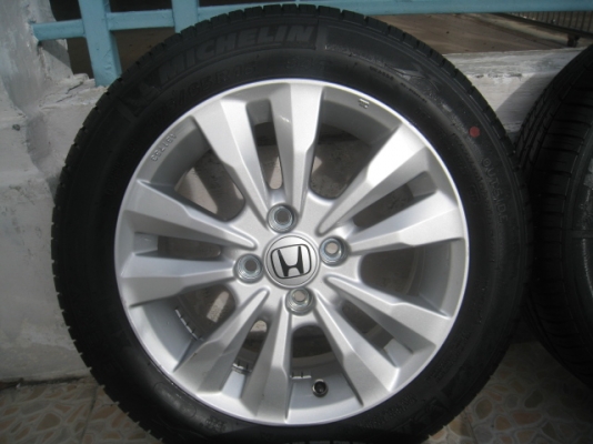 ขายล้อแม็ก Honda city ถอดรถป้ายแดง 15"x5.5" et45 4รู100 +ยางปี 0513  สนใจติดต่อเล็กคลองสามครับ (081-3747940)