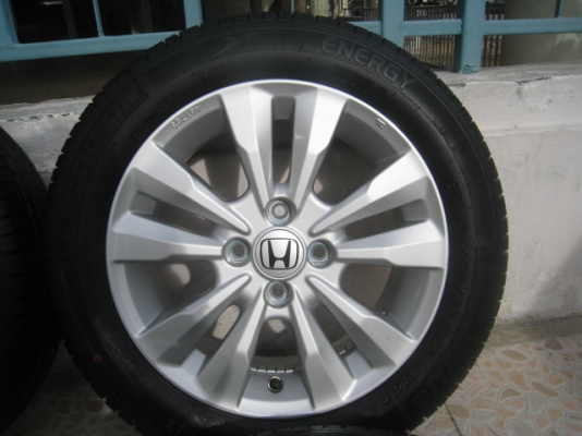 ขายล้อแม็ก Honda city ถอดรถป้ายแดง 15"x5.5" et45 4รู100 +ยางปี 0513  สนใจติดต่อเล็กคลองสามครับ (081-3747940)