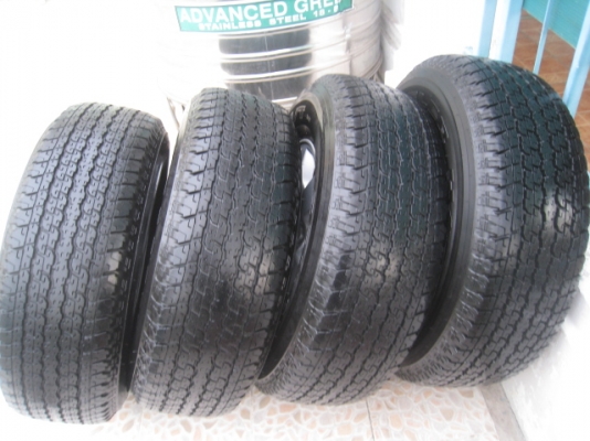 ขายล้อแม็ก Toyota vigo 16"x7" et30 6รู139 + ยางปี4611  สนใจติดต่อเล็กคลองสาม (081-3747940)