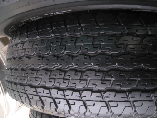 ขายล้อแม็ก Toyota vigo 16"x7" et30 6รู139 + ยางปี4611  สนใจติดต่อเล็กคลองสาม (081-3747940)