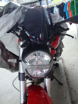 ชิวส์หน้า Puig ตรงรุ่น Ducati Monster 795   ราคา 2500.-  (ส่งทั่วไทยคับ)